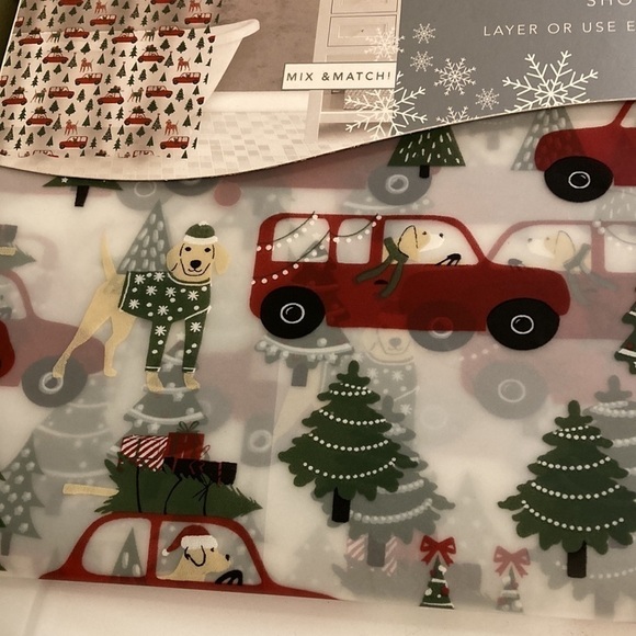 NEW ENVOGUE CHRISTMAS DOG AND RED CAR SHOWER CURTAIN SET 72 X 72 - Picture 3 of 6